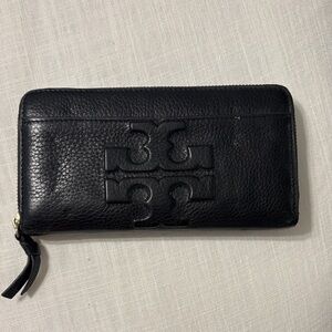 Tory Burch Black Leather Wallet